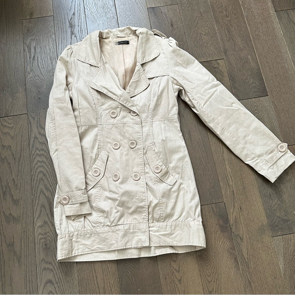 Passport Women's Light Tan Trench Coat